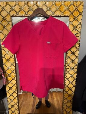 Figs set in Ultra Rose